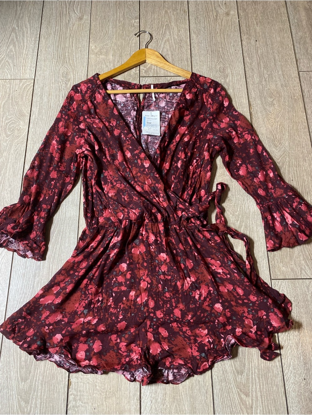 Free People Romper Womens Medium Red Floral All The Right Ruffles Short Jumpsuit